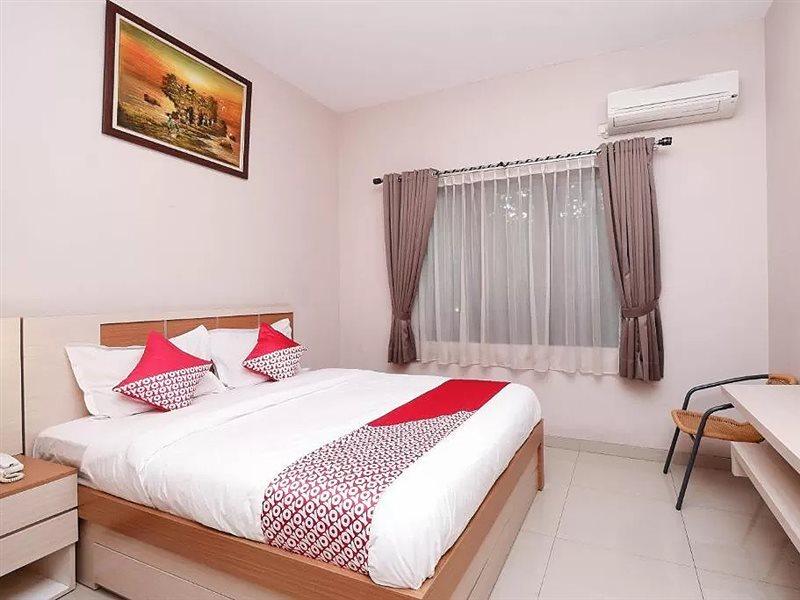 Oyo 1532 Mawar Indah Hotel Solo Dış mekan fotoğraf